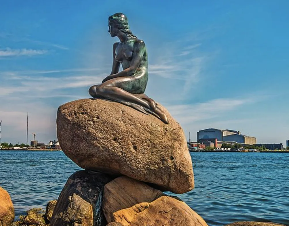 Die Kleine Meerjungfrau am Hafen von Kopenhagen