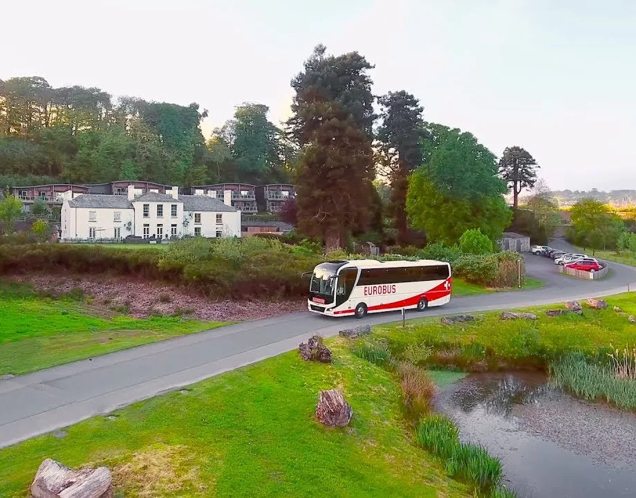 Il pullman Deluxe di EUROBUS in viaggio in Cornovaglia, Inghilterra meridionale